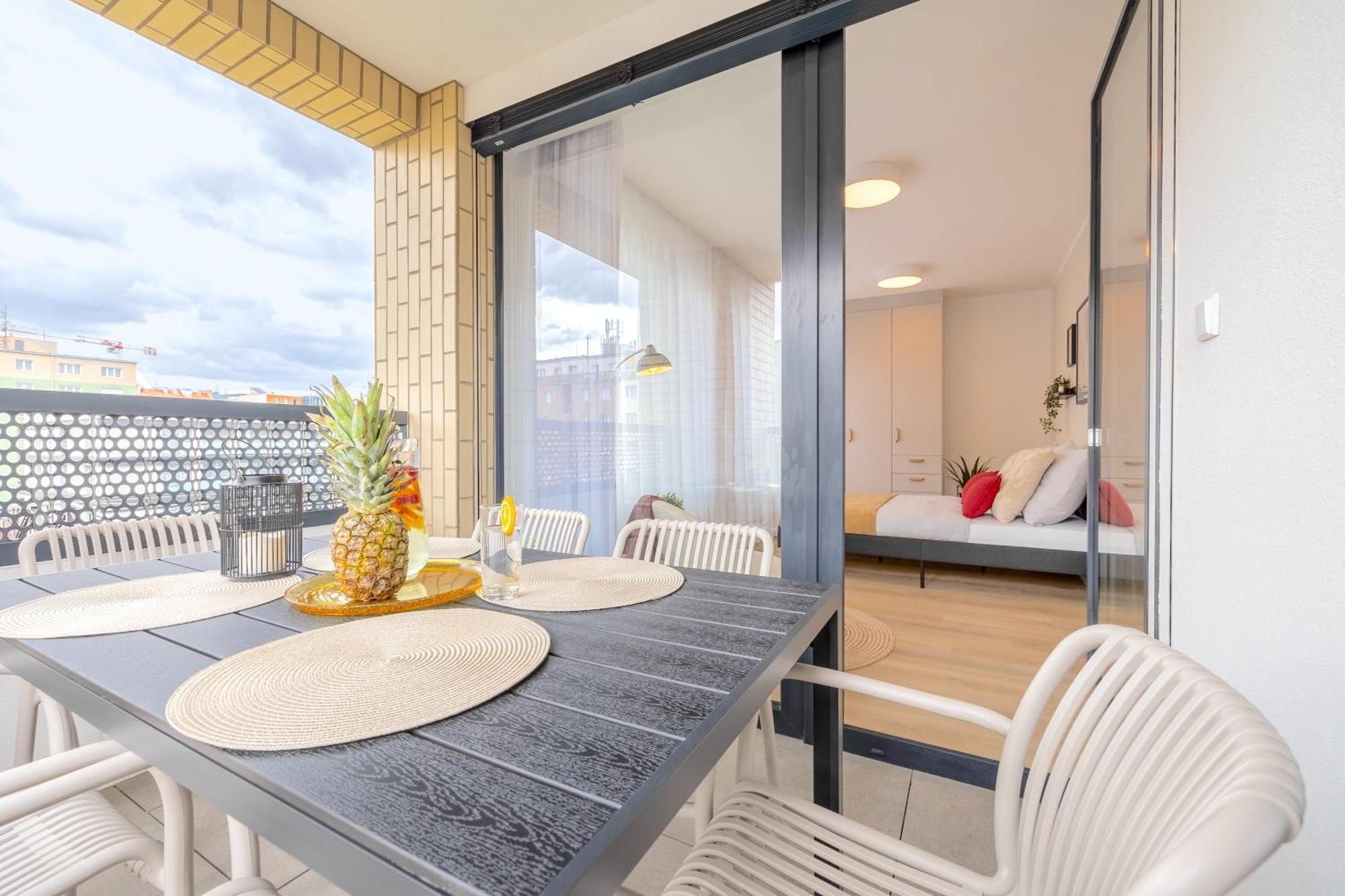 Bright 2Br - 4Th Floor, Balcony, Free Parking By Gravity Prague Daire Dış mekan fotoğraf
