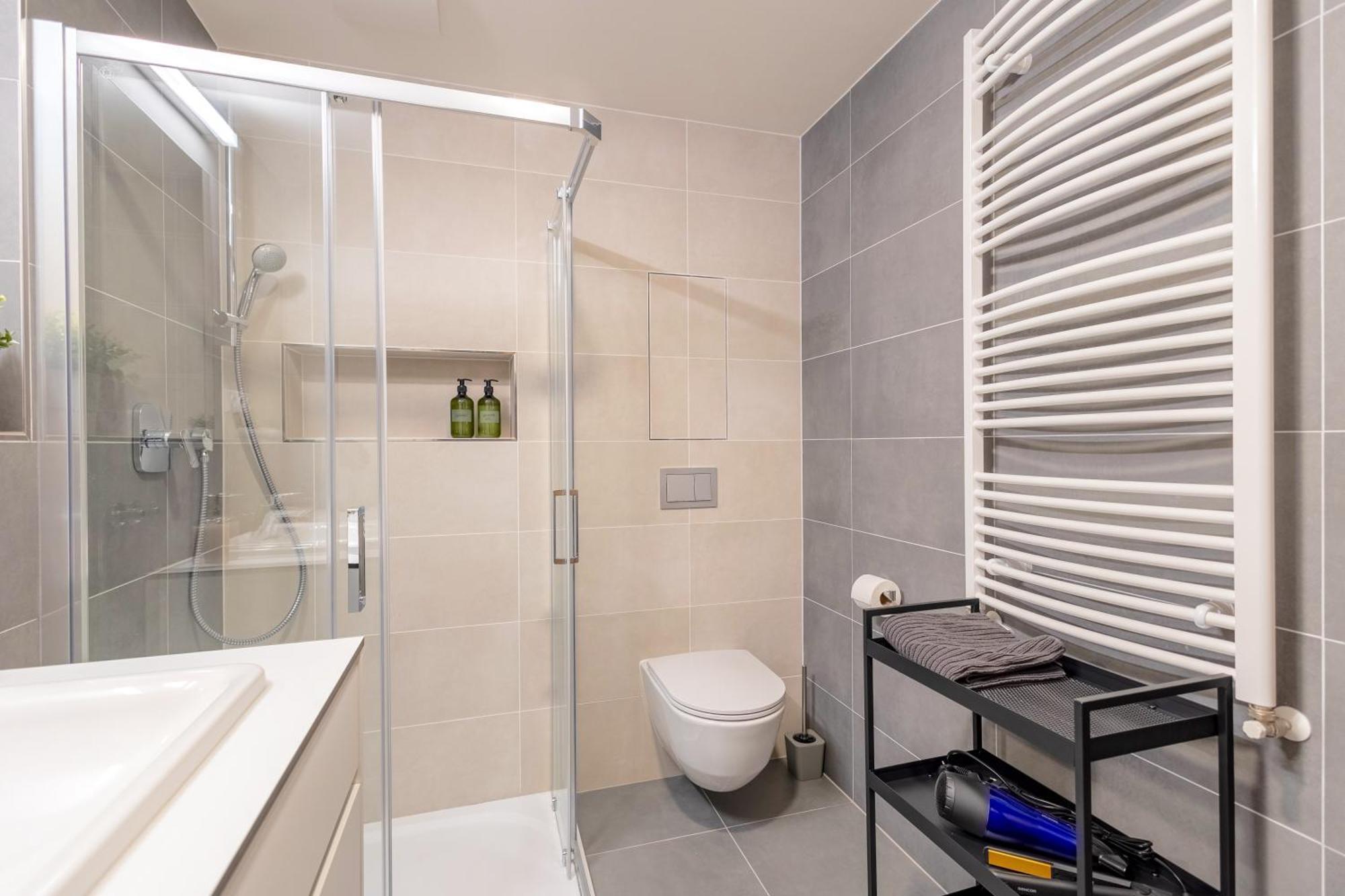 Bright 2Br - 4Th Floor, Balcony, Free Parking By Gravity Prague Daire Dış mekan fotoğraf
